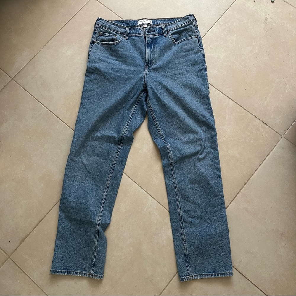 Abercrombie & Fitch Straight Mid Rise Jeans